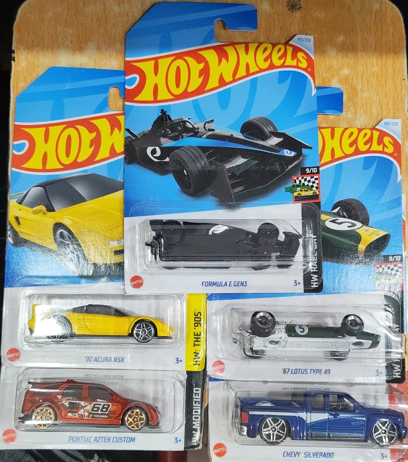 Hot Wheels Mainline - L Case (2025) - Combo Pack of 5 Cars - Long Card