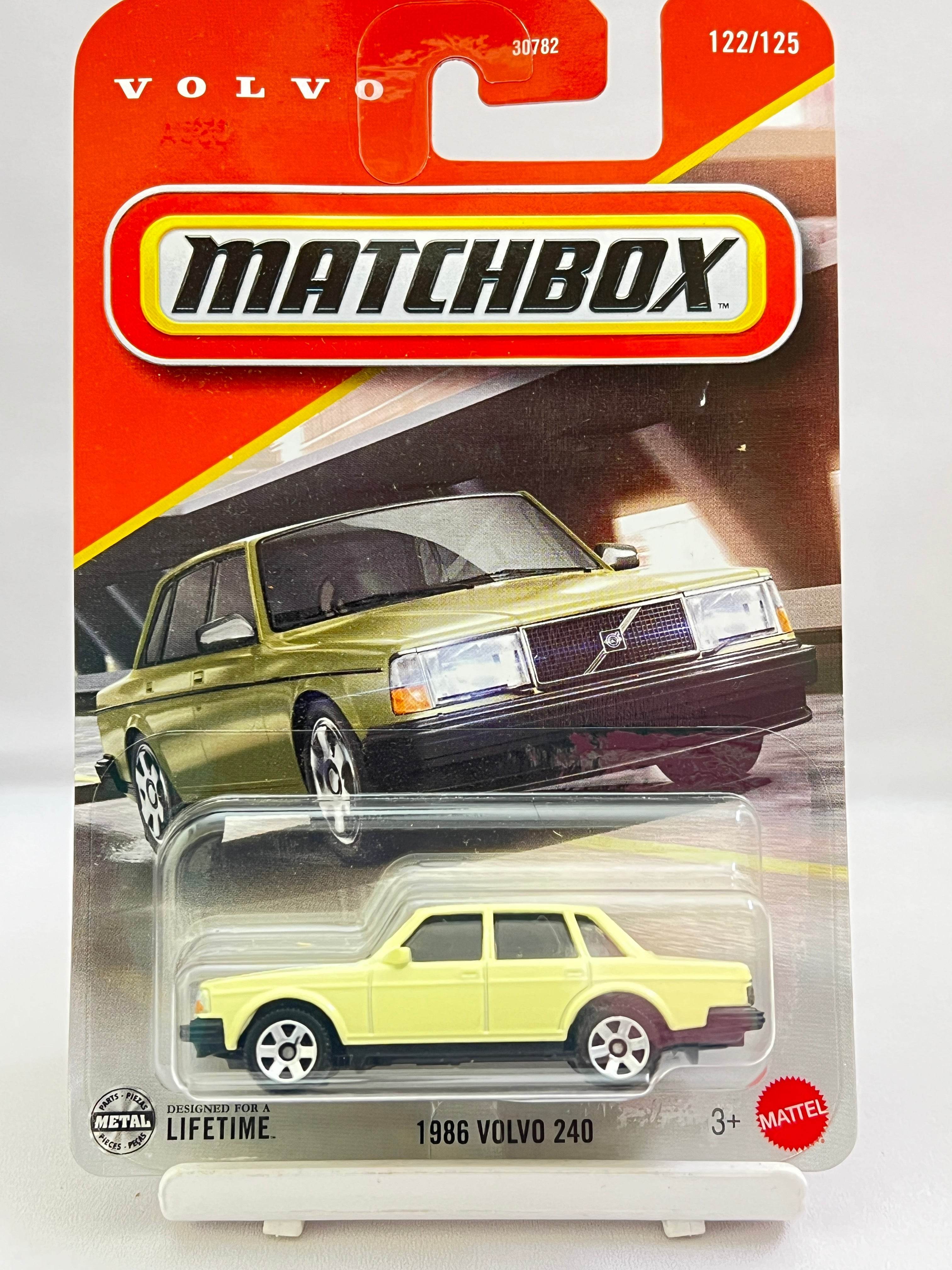 Matchbox Cars 2025 - Combo Pack of 2 Pcs - 1986 Volvo 240 & Garbage King - 30782-95CM - 1