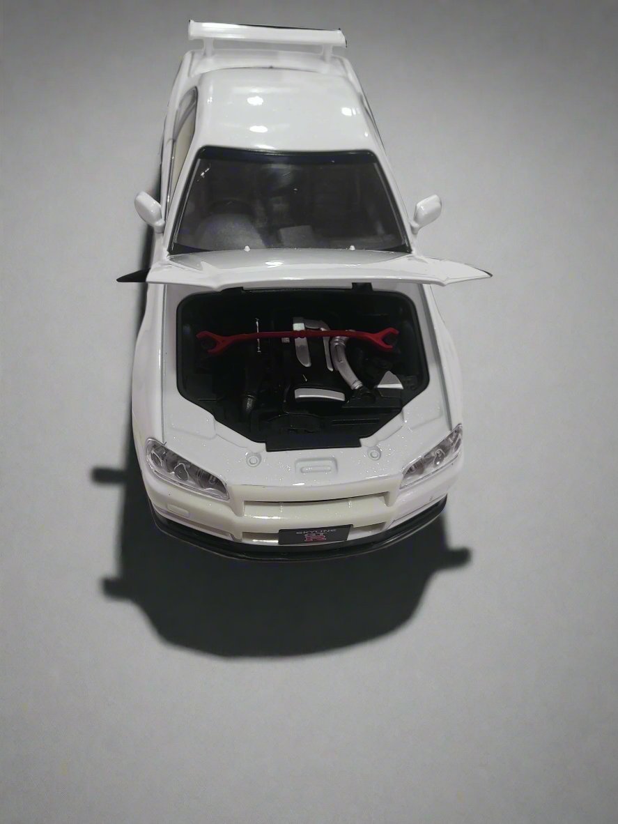 Nissan Skyline GT-R in White Model Toy Car 1:24 Scale Opening Hoods