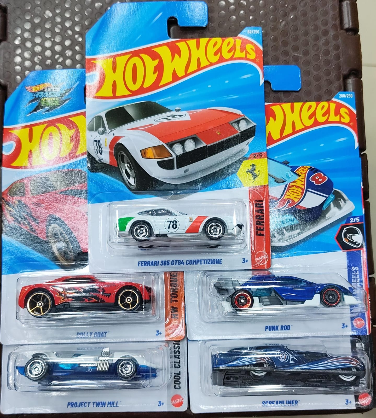 Hot Wheels Mainline - Pack of 5 Cars - L Case 2026