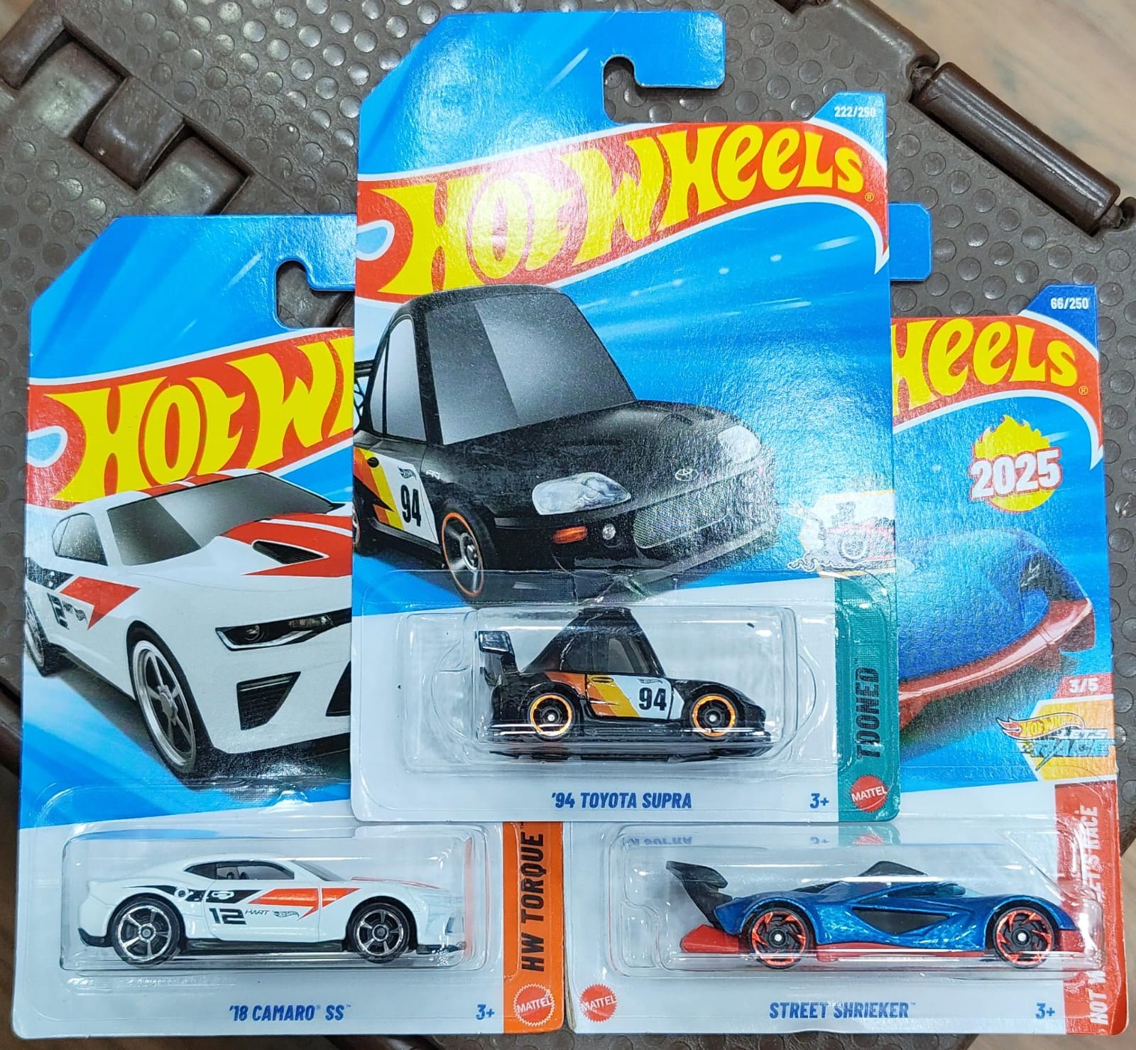 Hot Wheels Mainline - Pack of 3 Cars - Combo Cars Set