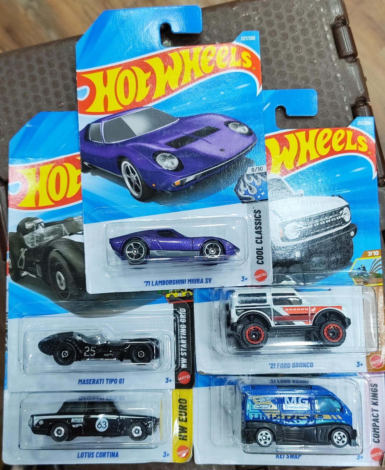 Hot Wheels Mainline - Pack of 5 Cars - M Case 2026 - 01