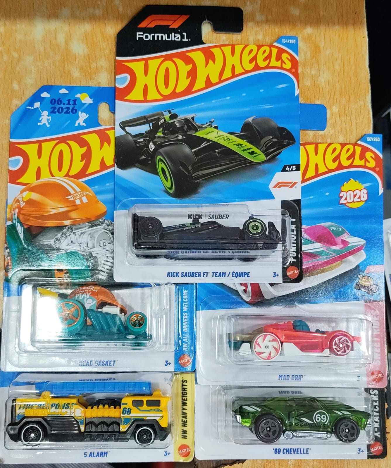 Hot Wheels Mainline - J Case 2026 Combo Pack of 5 Cars - Long Card