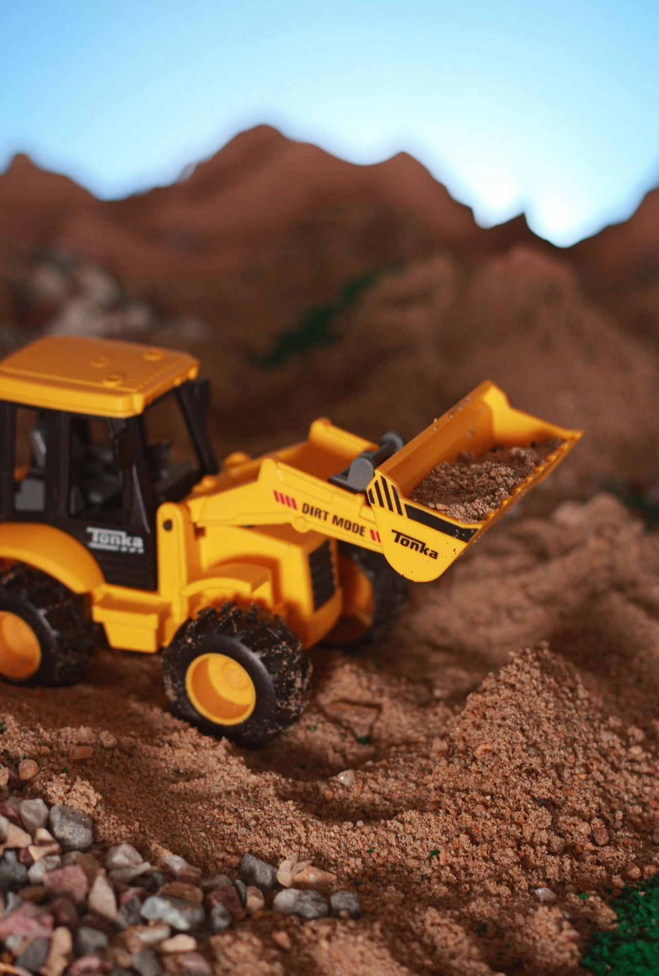 Centy Tonka Build Digger Toy JCB Pullback for kids - Multicolor