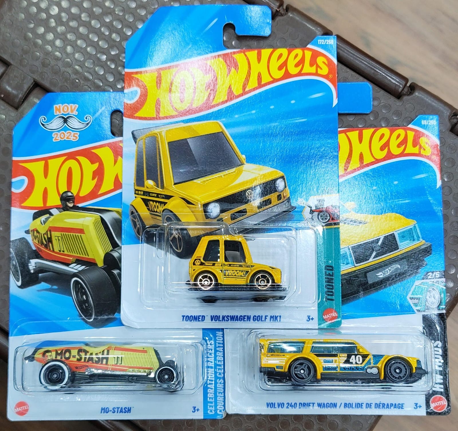 Hot Wheels Mainline - Pack of 3 Cars - Combo Cars Set