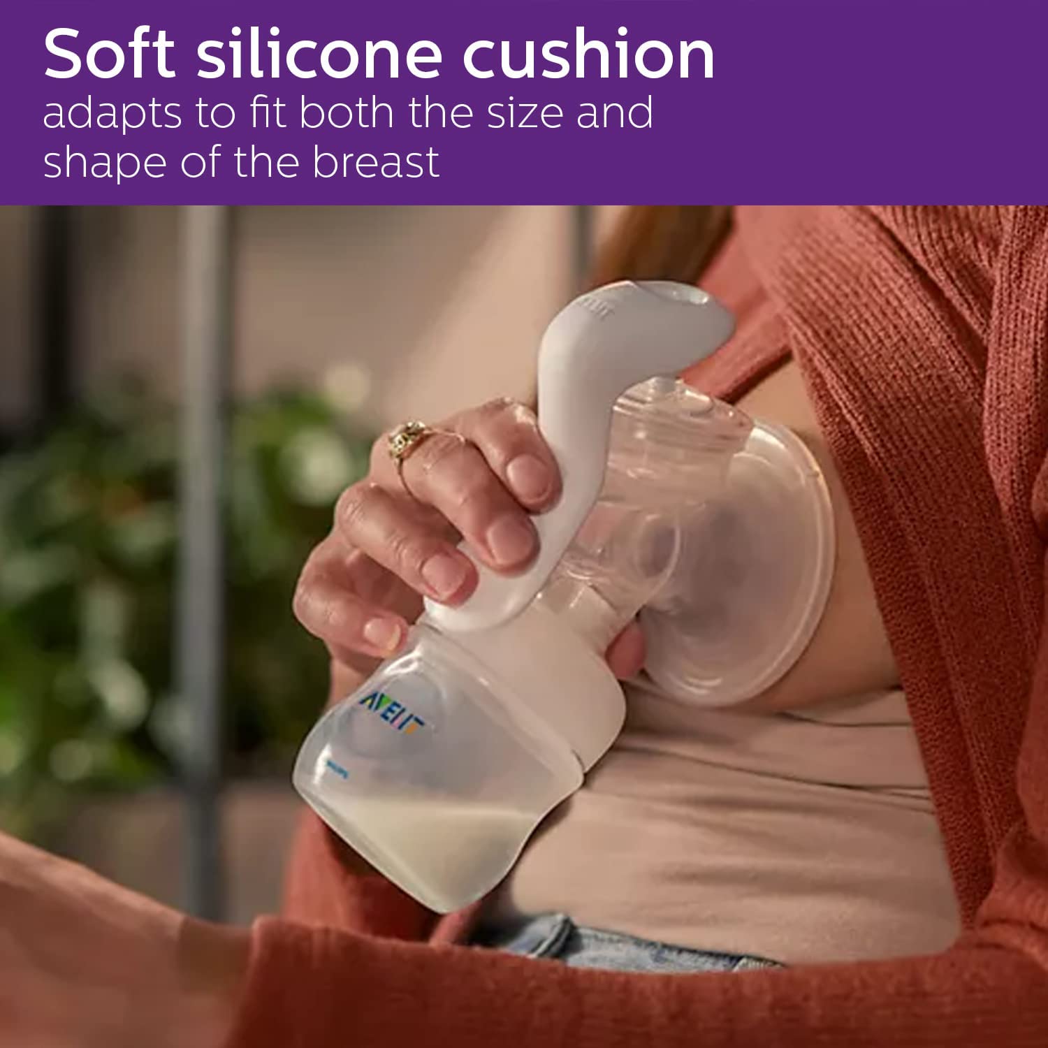 Philips Avent Comfort Manual Breast pump, Natural Motion technology, combines suction and nipple stimulation, soft cushion adapts to all size, SCF430/01