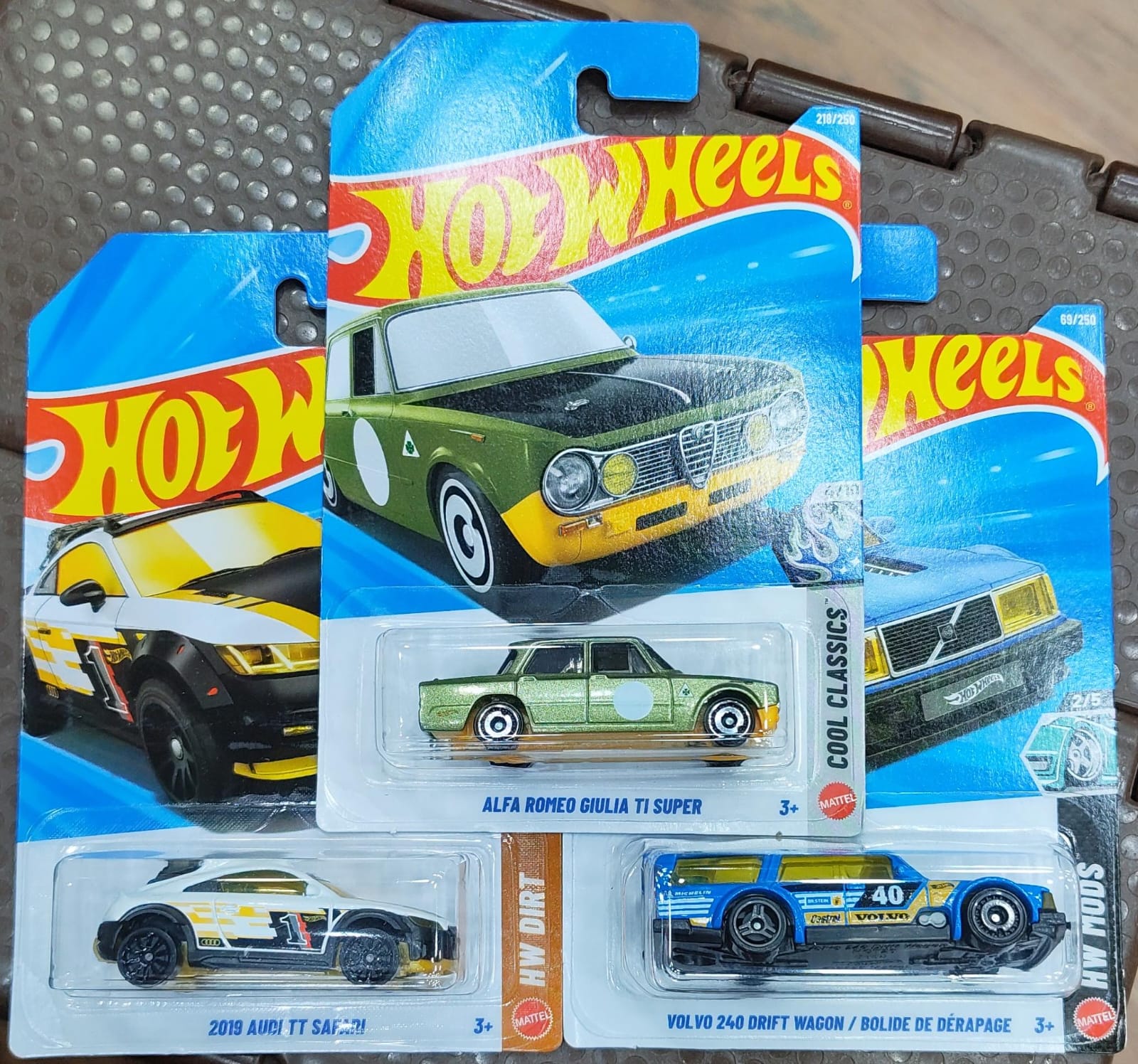 Hot Wheels Mainline - Pack of 3 Cars - Combo Cars Set