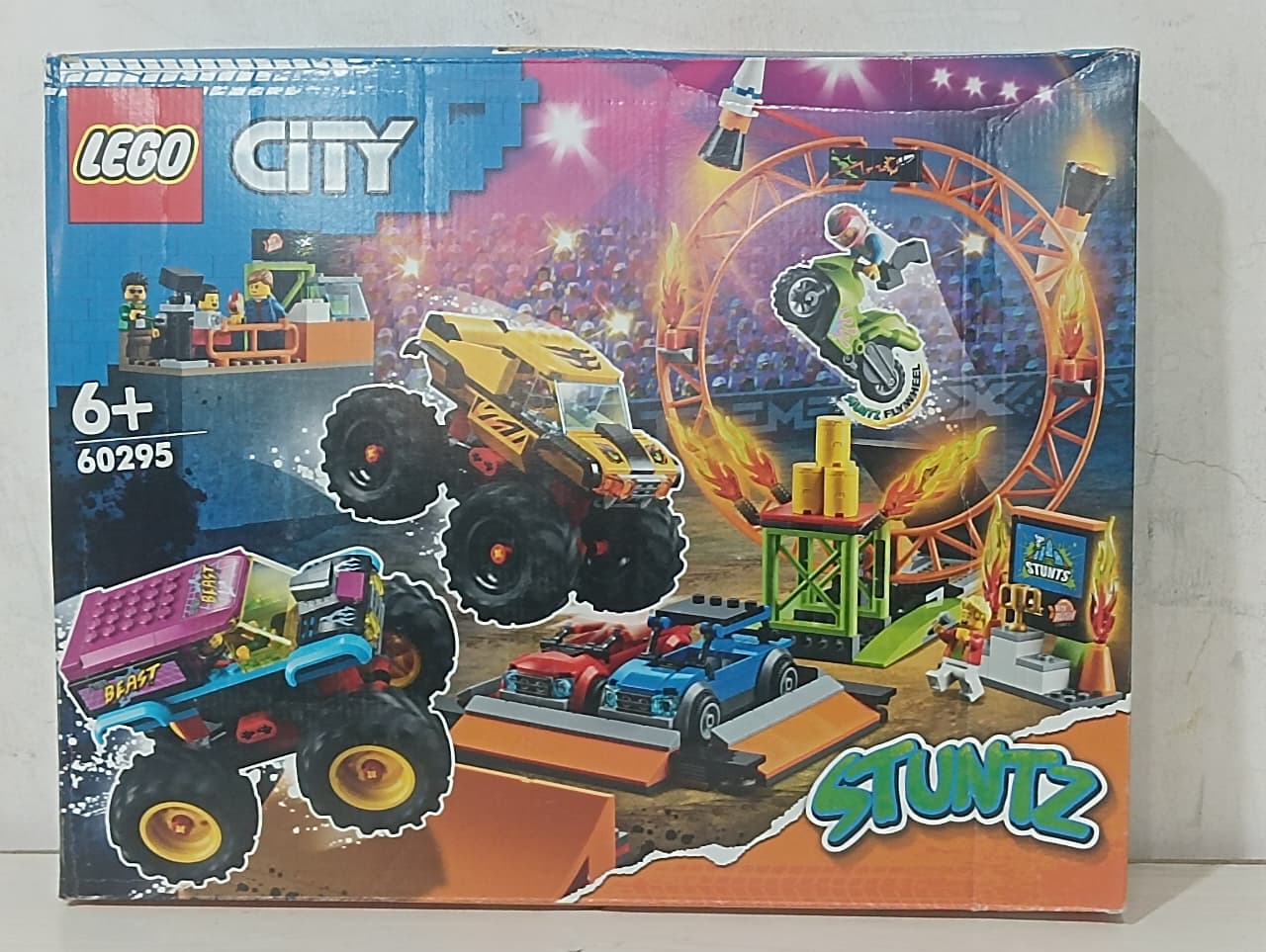 LEGO 60295 City Stunt Show Arena Building Kit - 668 Pcs - Multicolor (Box Damaged)