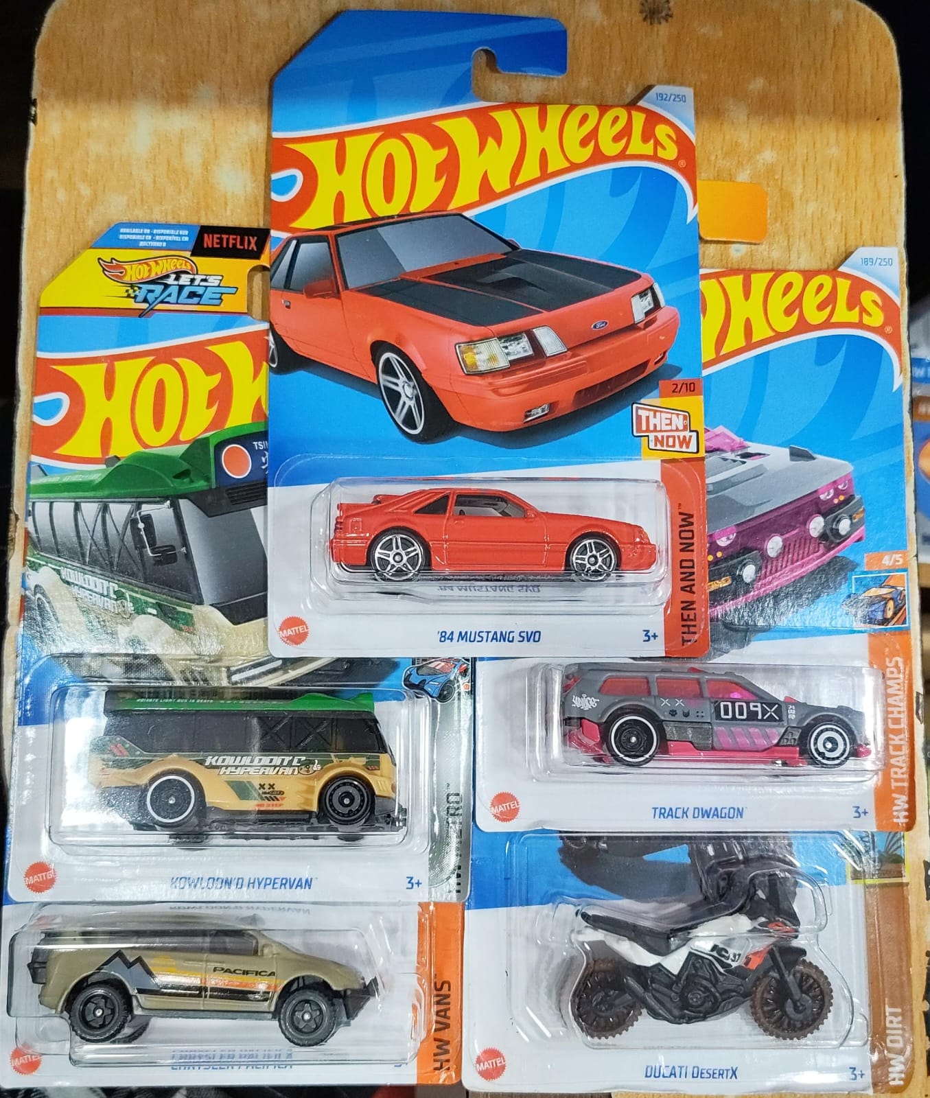 Hot Wheels Mainline - L Case (2025) - Combo Pack of 5 Cars - Long Card