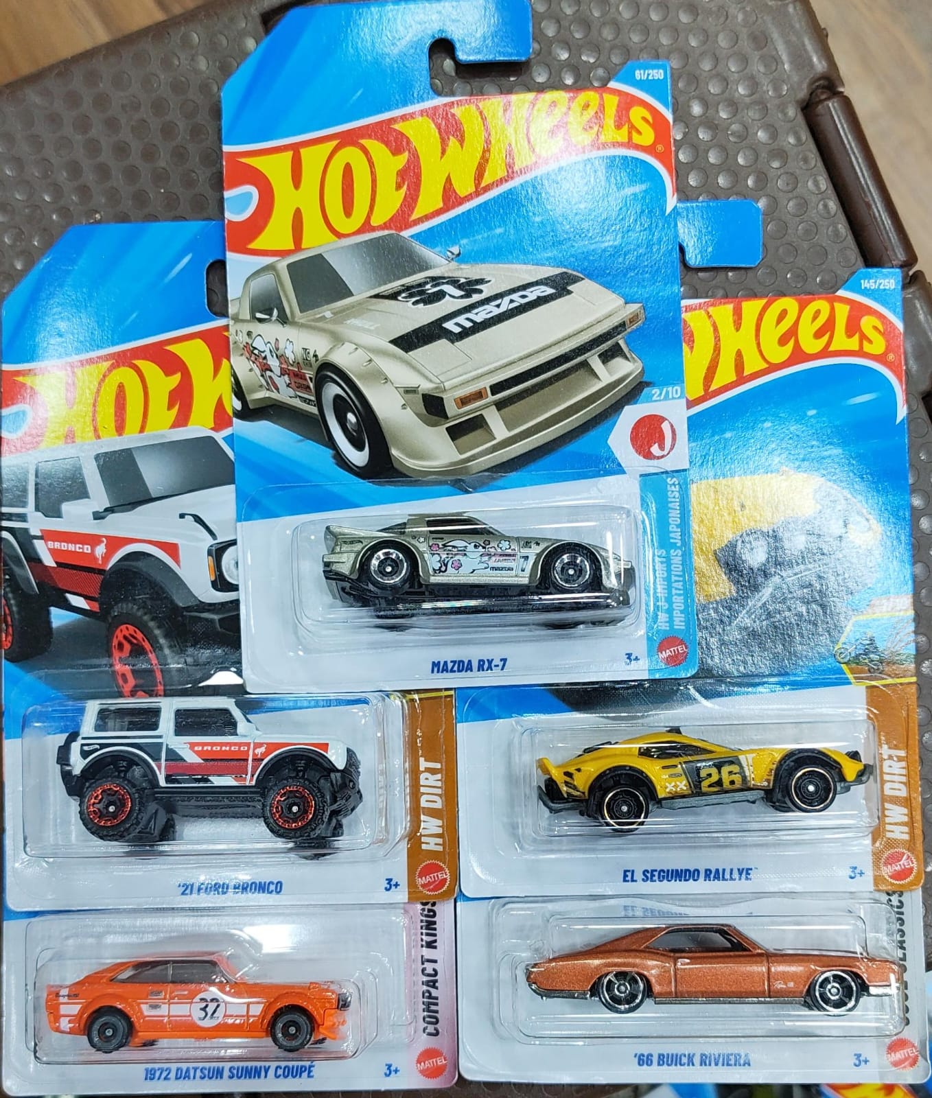 Hot Wheels Mainline - Pack of 5 Cars - M Case 2026 - 01