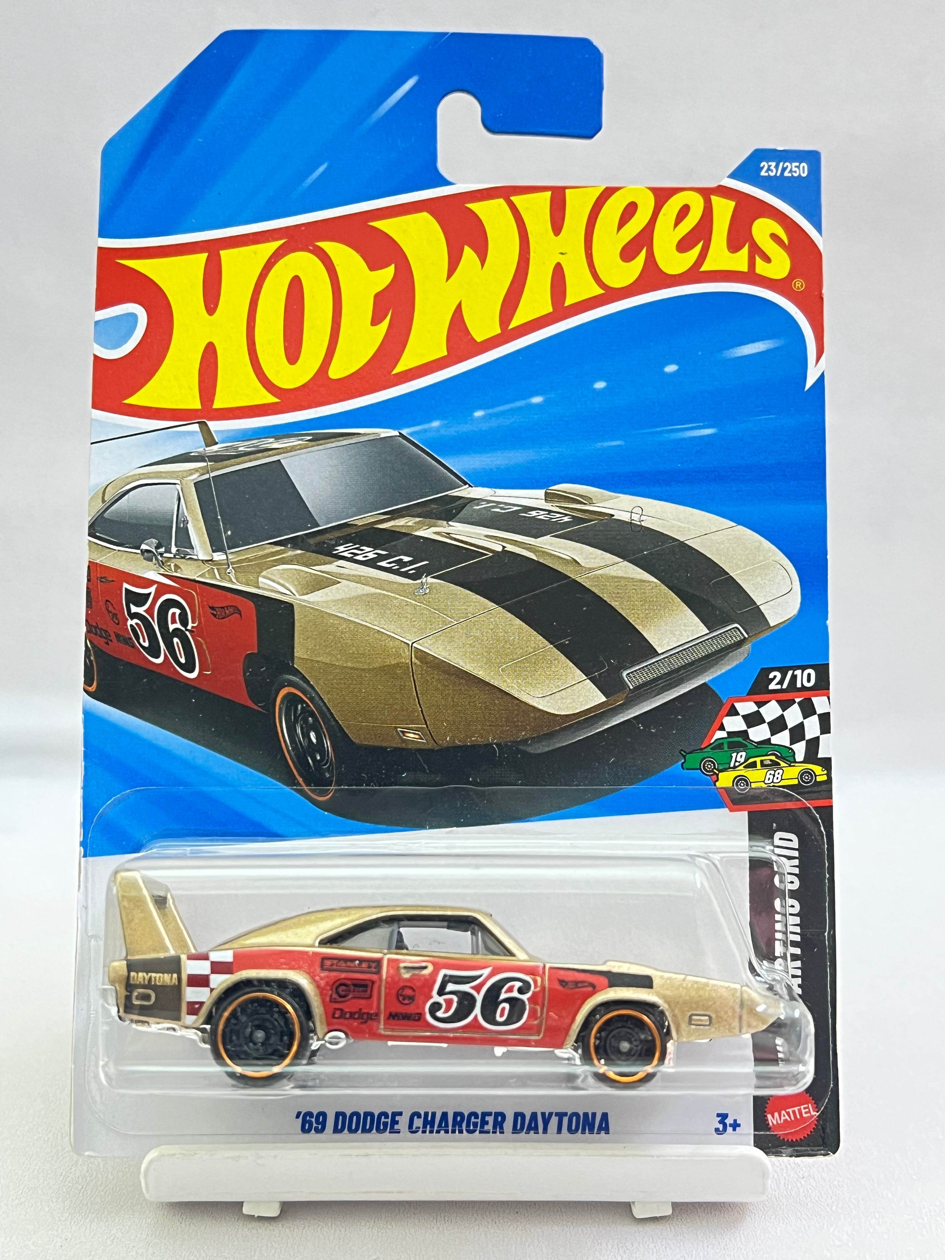 Hot Wheels Imported Premium - Short Card - 69 Dodge Charger Daytoma