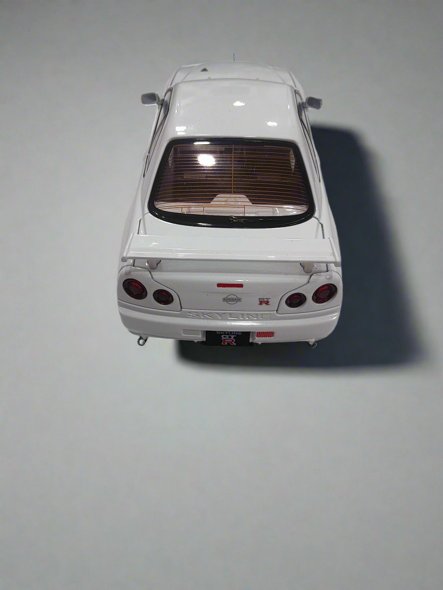 Nissan Skyline GT-R in White Model Toy Car 1:24 Scale Model