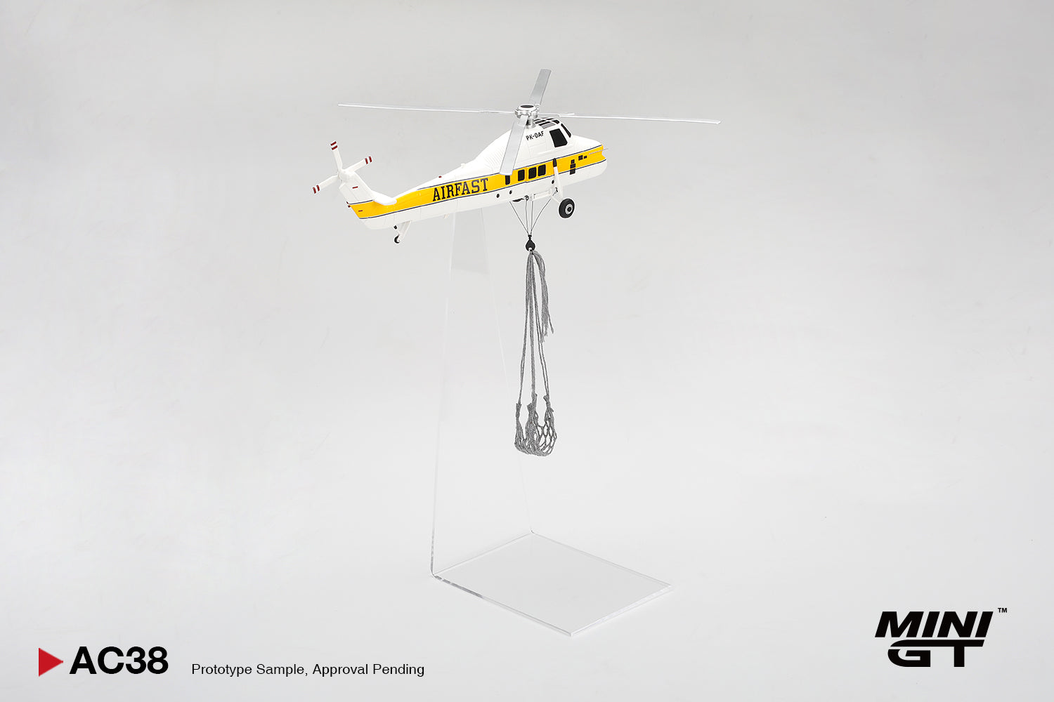 [Pre-Order] Mini GT #AC38 - Sikorsky S58T Helicopter 1985 Camel Trophy