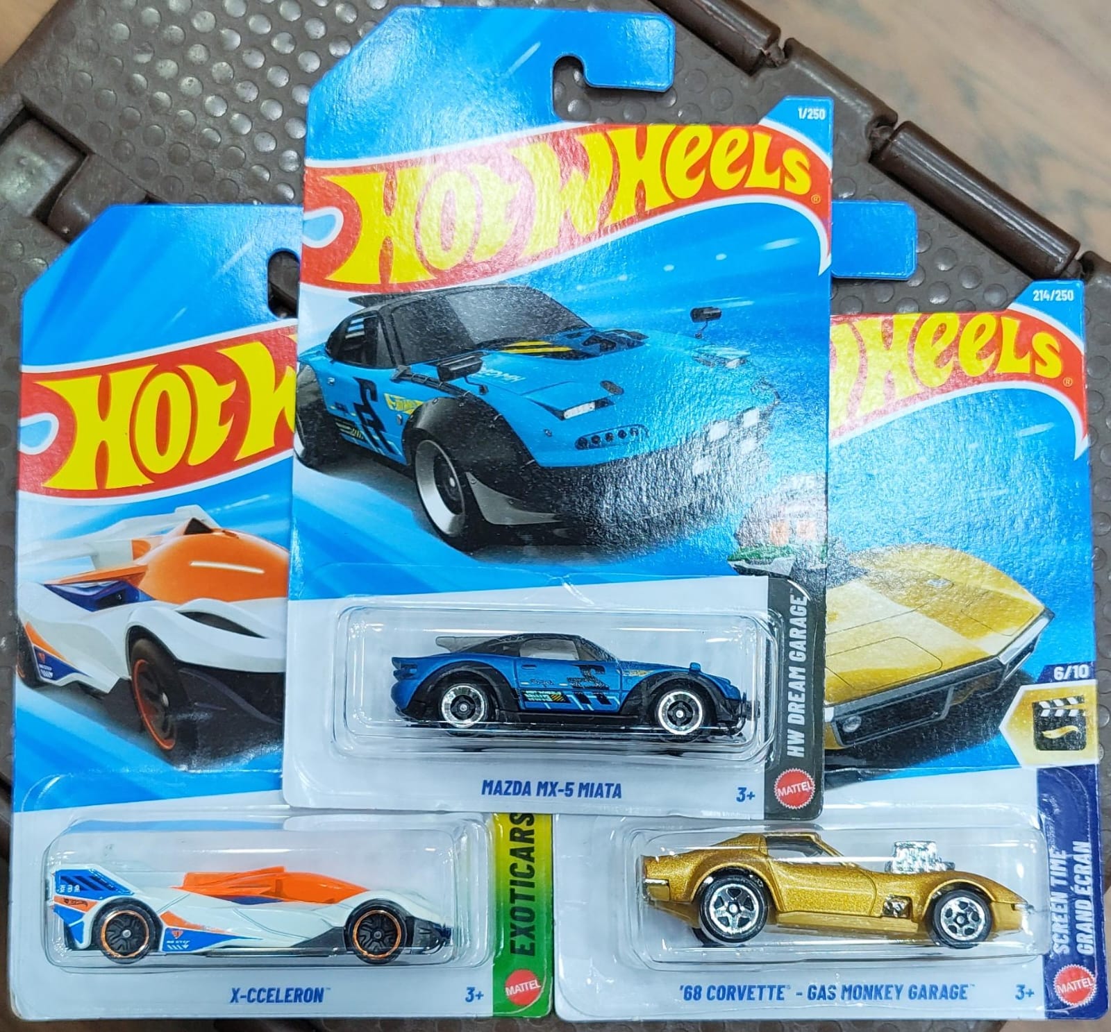 Hot Wheels Mainline - Pack of 3 Cars - Combo Cars Set