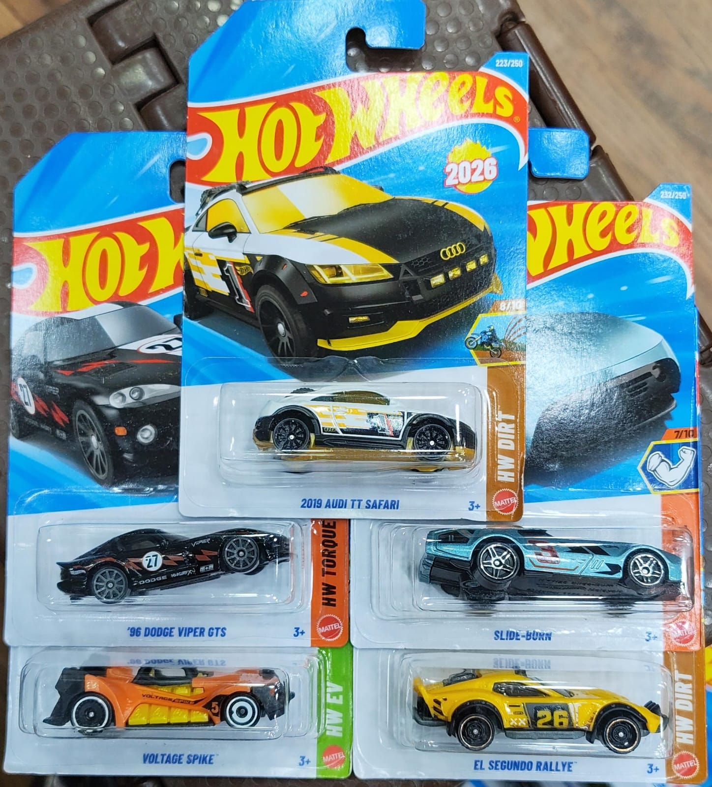 Hot Wheels Mainline - Pack of 5 Cars - M Case 2026 - 01