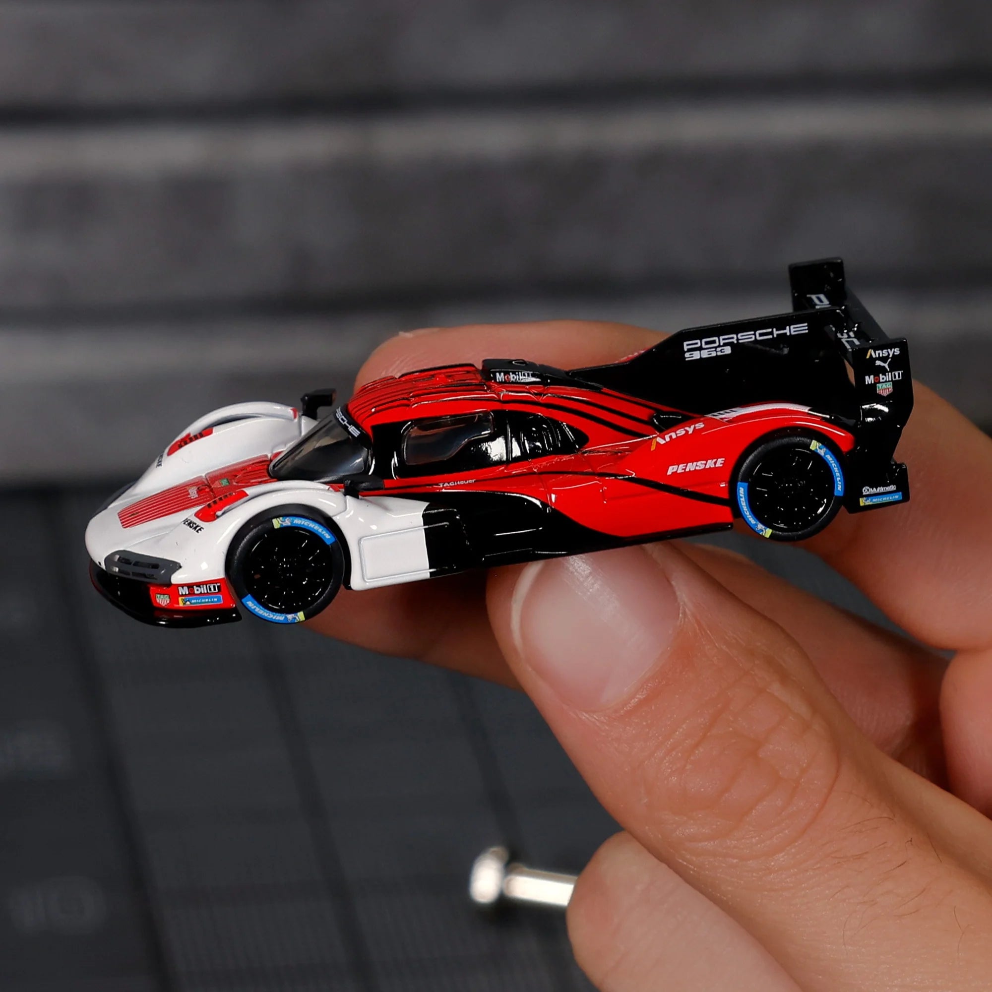 Hot Wheels Exclusive Elite 64 - Porsche 963 - Collectors Edition